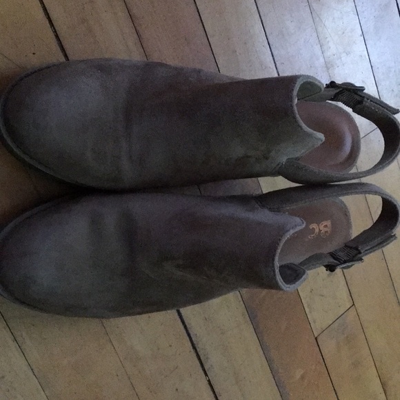 Cute camel colored suede booties! Worn once! - Picture 2 of 3